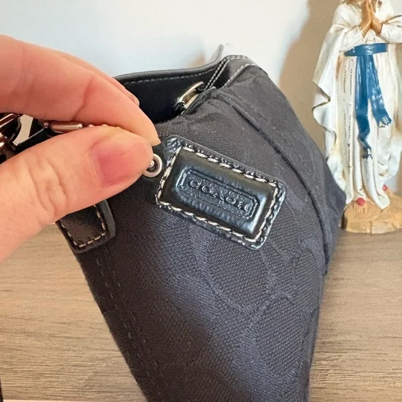 Vintage Y2K mini black Coach with Turlock hardware - Picture 5 of 7